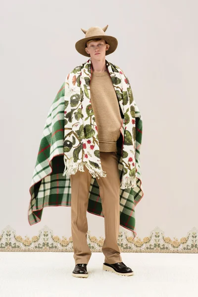 Look 16